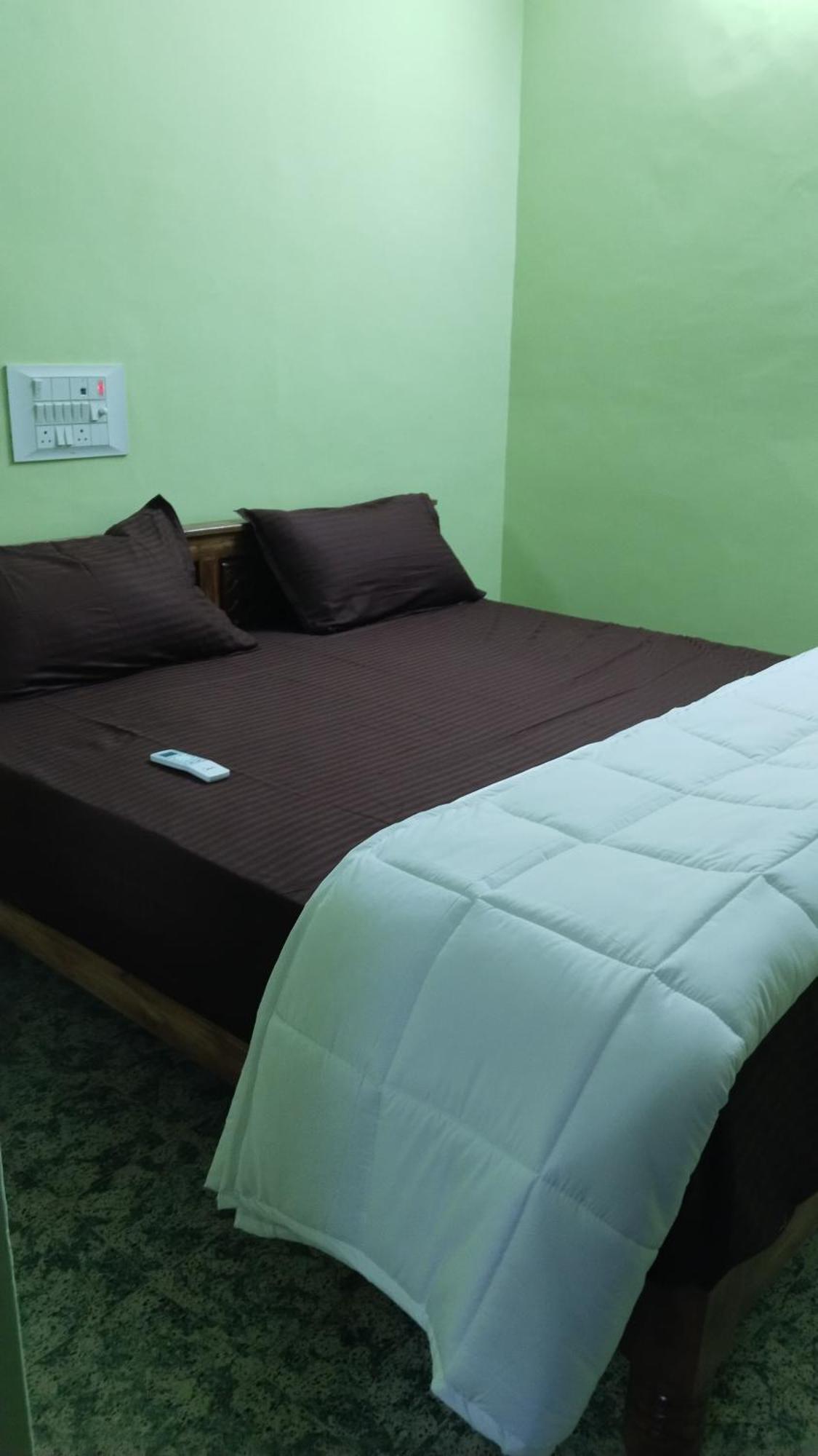 Adhi Linga Home Stay Tiruvannāmalai Zewnętrze zdjęcie